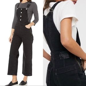 Levi’s Wide Leg Black Overalls Sz 30